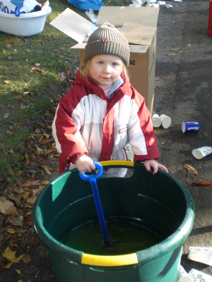 Verpflegungsstand des TV DD: Mirikaline rührt den Zaubertrank an...