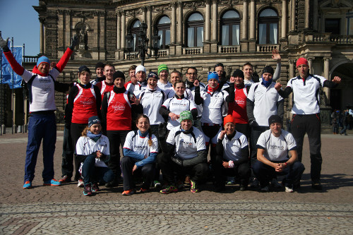 ganz viele TV'ler auf einem Bild...