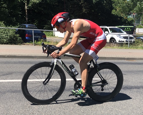 Björn mit vollem Einsatz hinterher